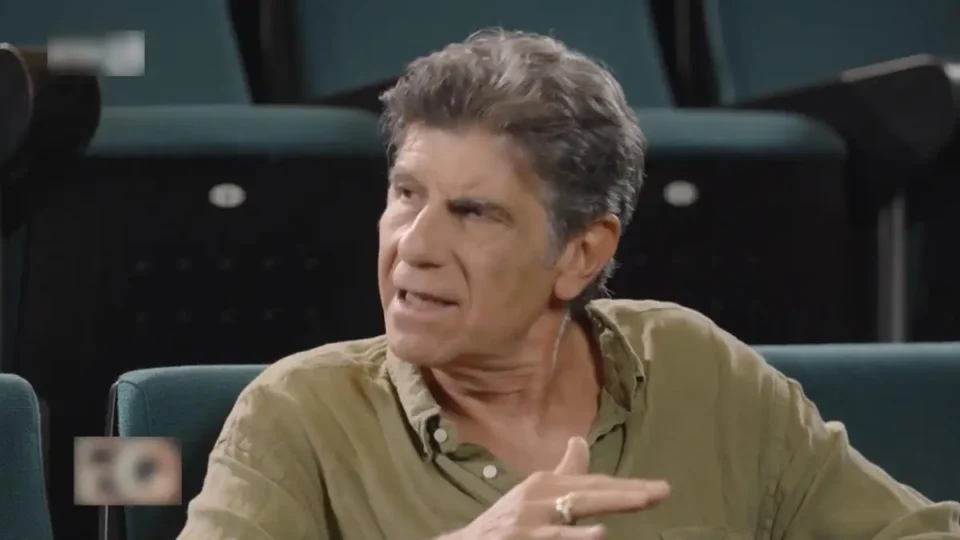Γιάννης Μπέζος: "Φτάνει με τους Απαράδεκτους! Αναμοχλεύουμε τα παλιά και δεν πάμε μπροστά έτσι"