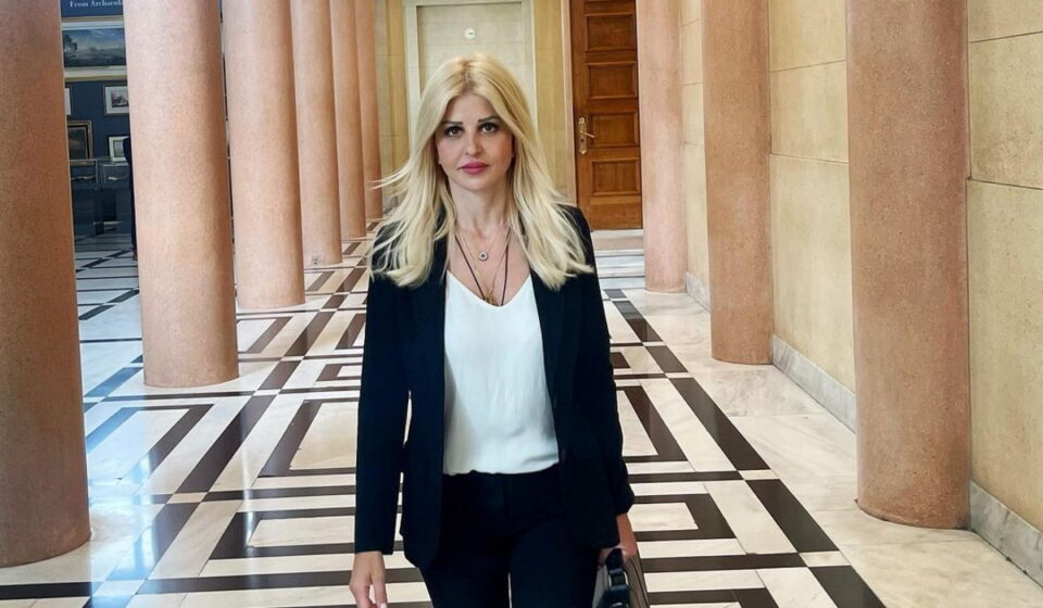 Έλενα Ράπτη: "Η σχέση μου με τον Θεό αποτελεί ένα στήριγμα αλλά και μια ανεξάντλητη πηγή αισιοδοξίας"