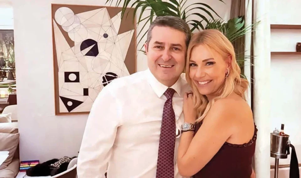 Τίνα Μεσσαροπούλου για τον Γιώργο Μυλωνάκη: "Είµαστε περήφανοι για τον σύζυγό µου"