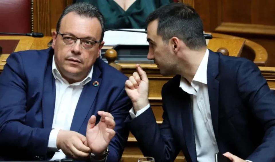 Τέμπη: Νέα επικοινωνία Χαρίτση - Φάμελλου για πρόταση μομφής, ζητούν άμεσα να πραγματοποιηθεί η προ ημερησίας συζήτηση στη Βουλή