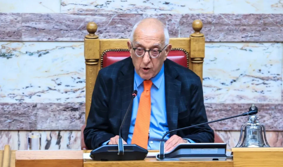 "Για όνομα του Θεού…": Το απρόοπτο με τη σελίδα που έλειπε από το Νικήτα Κακλαμάνη