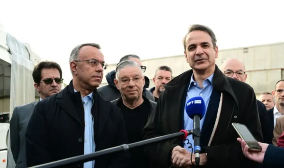 Κυριάκος Μητσοτάκης: Καινούργια λεωφορεία έως τα μέσα του 2025 - Αύξηση δρομολογίων