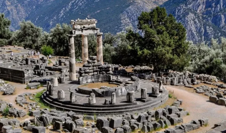 Γιατί οι αρχαίοι Έλληνες έχτιζαν επίτηδες ναούς κοντά σε σεισμικά ρήγματα;