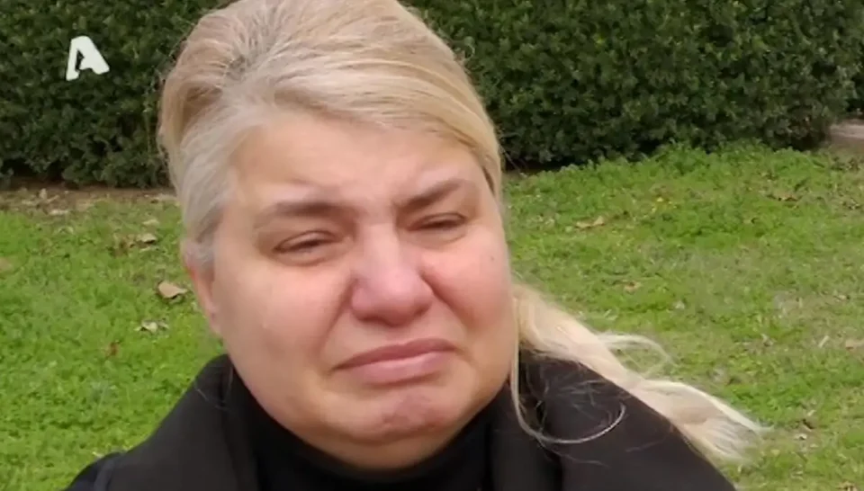 Τέμπη: "Ήρθαν ψυγεία και έβαλαν τα κόκκαλα των παιδιών μας μέσα σε μαύρες σακούλες!"