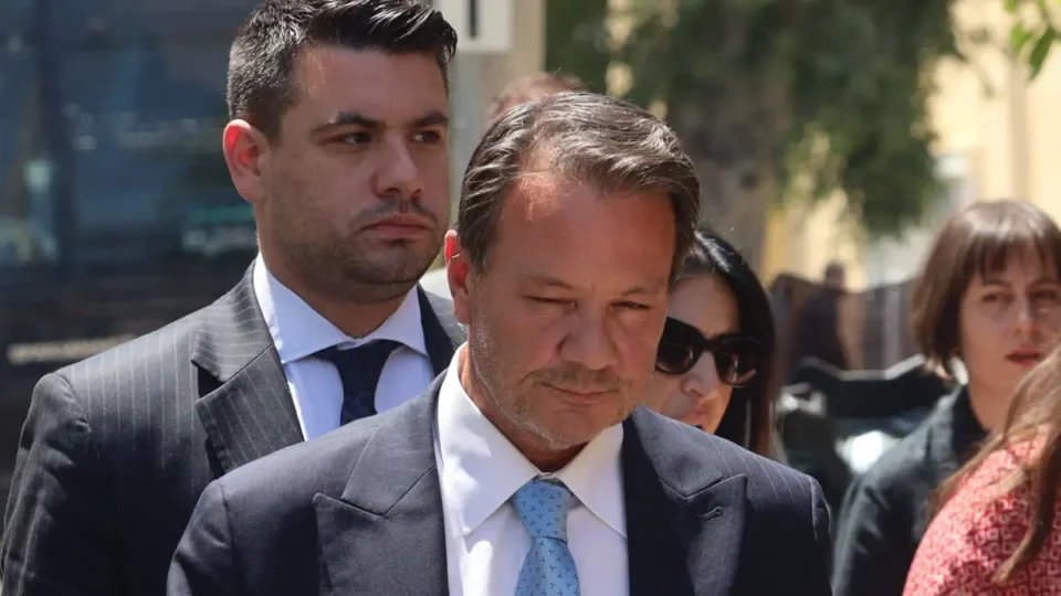Ο Απόστολος Λύτρας αποκάλεσε "βλαχάρα" τη Σοφία Πολυζωγοπούλου μέσα στο δικαστήριο