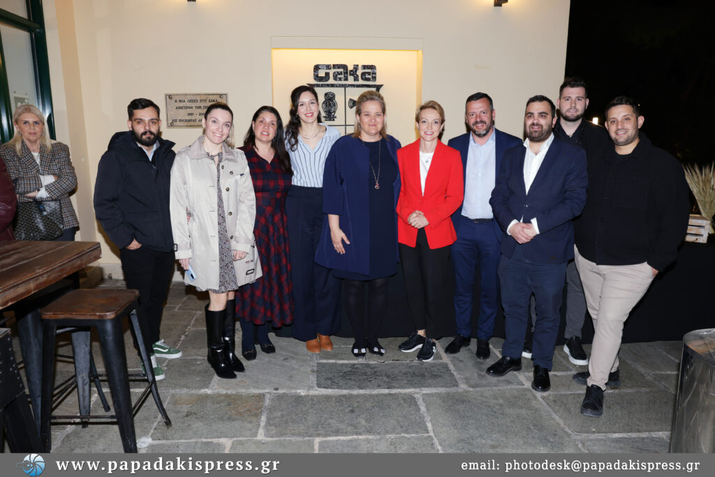 Ε3λίνα Μπρουζιώτη Ειρήνη Τσίπη Ρίτα Πικρού Μωραϊτάκη ( Πρόεδρος & Ιδρύτρια Feminin Pluriel Greece ) Αλεξάνδρα Σδούκου ( Υφυπουργός Περιβάλλοντος & Ενέργειας ) Ορφέας Γεωργίου ( Πρόεδρος ΟΝΝΕΔ, Δικηγόρος )