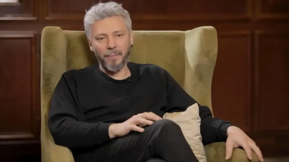 Αλκίνοος Ιωαννίδης: "Αστεία υπόθεση μεταξύ τραγουδιστή και δημάρχου"