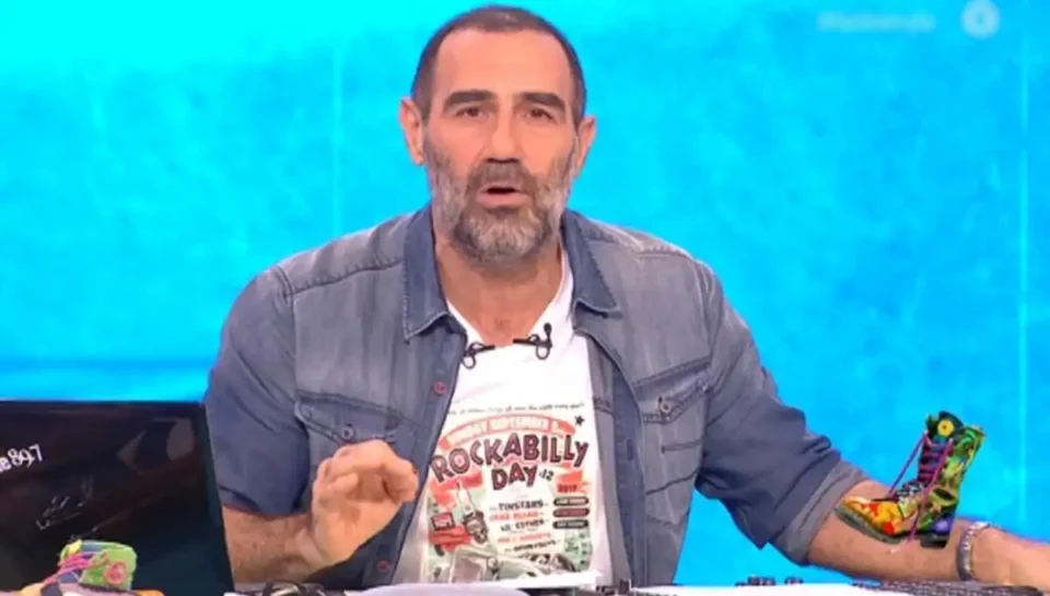 Εξερράγη ο Αντώνης Κανάκης για τα Τέμπη: "Η αλήθεια έχει υποστεί ομαδικούς αλλεπάλληλους βιασμούς από αυτούς"