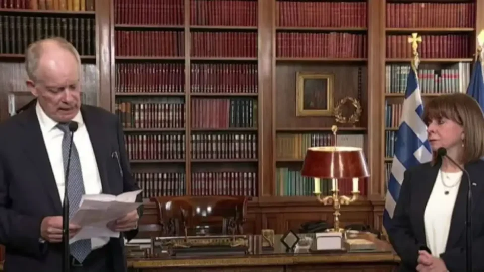 Τασούλας σε Σακελλαροπούλου: Με αξιοπρέπεια ασκήσατε τα καθήκοντά σας