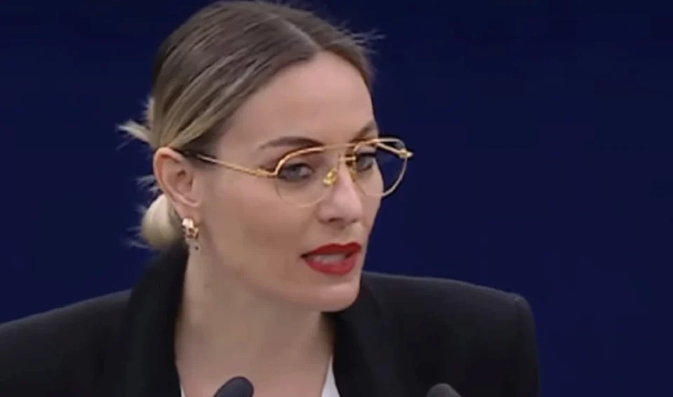 Ελεονώρα Μελέτη: "Ποιος νόμος θα απαγορεύσει στους σεξιστές να μας κρίνουν"