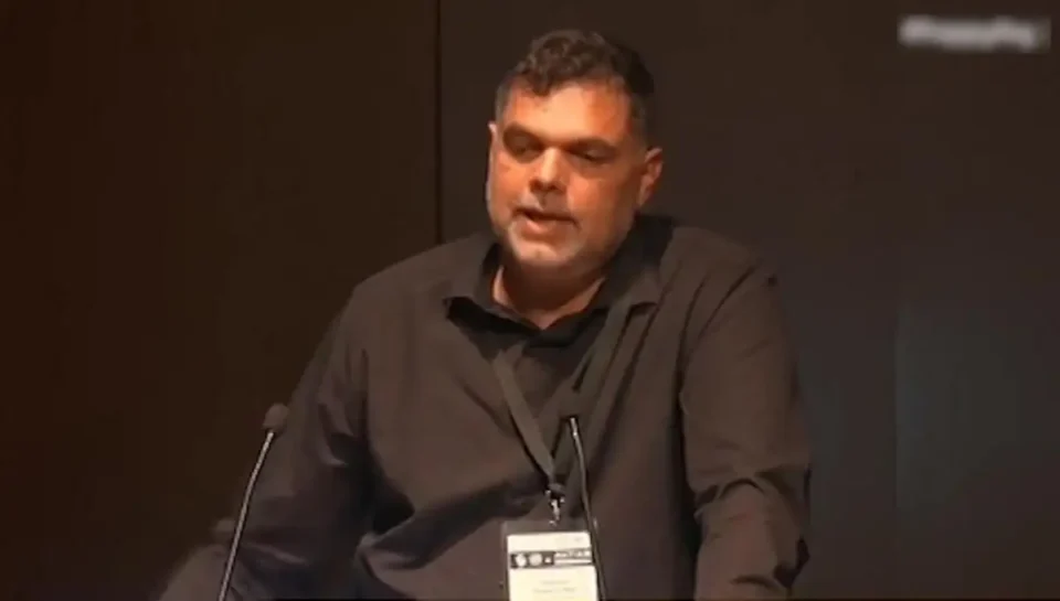 Δημήτρης Παπανικολάου: Η προσωπική εξομολόγηση για την κόρη του Άρια και τις προκλήσεις του αυτισμού