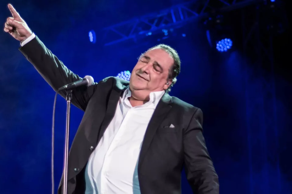 Η μεγάλη συναυλία-αφιέρωμα για τον Βασίλη Καρρά στο Καλλιμάρμαρο
