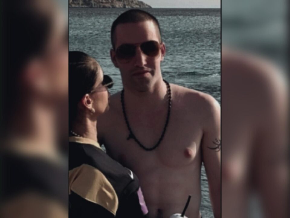 Στην Ρόδο βρέθηκε φέτος για διακοπές ο Ποδοσφαιριστής Κωνσταντίνος Φουρίκης παρέα με την αγαπημένη του.