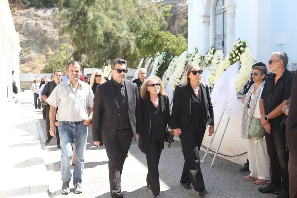 Δημήτρης Κωνσταντάρας: Σήμερα το «ύστατο χαίρε» στον δημοσιογράφο- Υποβασταζόμενη η σύζυγός του