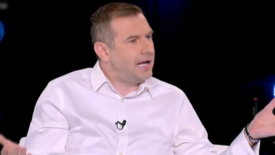 Δημήτρης Μαρέδης: «Πρέπει να είμαι ο πιο ηλίθιος άνθρωπος του κόσμου για να εκβιάσω πολιτικό μέρα-μεσημέρι σε καφέ»