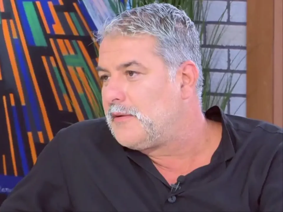 Βασίλης Μπισμπίκης: Η συγκλονιστική εξομολόγησή του για την υγεία του- «Είπα στη Δέσποινα να τηλεφωνήσω στον γιο μου, μπορεί να μη ζήσω»