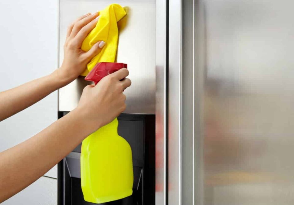 Συσκευές inox: Πώς να τις καθαρίζετε και να τις γυαλίζετε σωστά