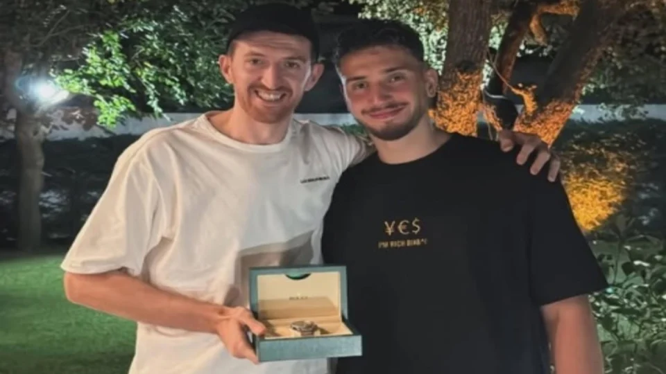 O Σενγκούν δώρισε ένα Rolex στον Οσμάνι επειδή κράτησε τον Γιάννη κάτω από τους 20 πόντους