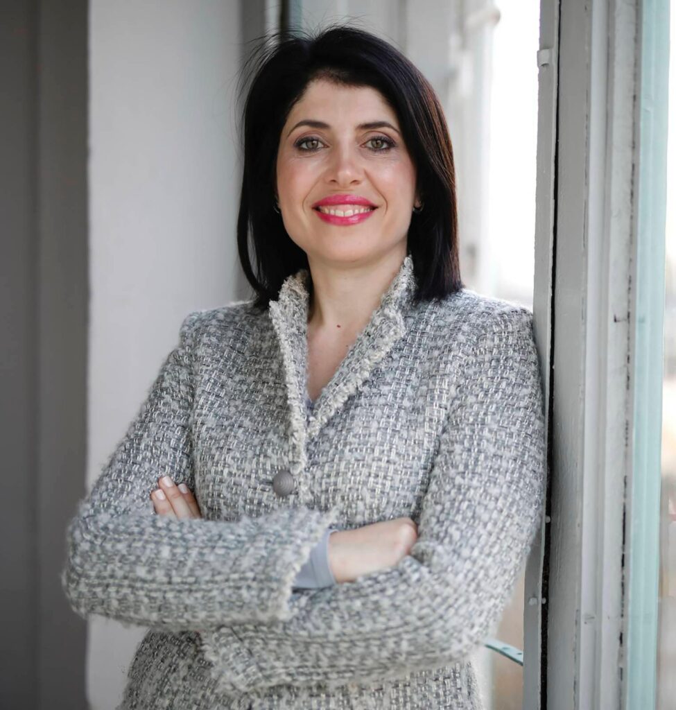 ΑΛΕΞΑΝΔΡΑ ΣΠΥΡΟΠΟΥΛΟΣ ΚΑΘΗΓΗΤΡΙΑ ΠΛΑΣΤΙΚΗΣ ΧΕΙΡΟΥΡΓΙΚΗΣ