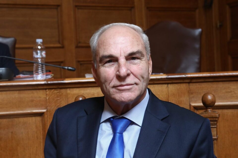 Μια Ελλάδα που γερνάει αλλά δεν παραδίνεται