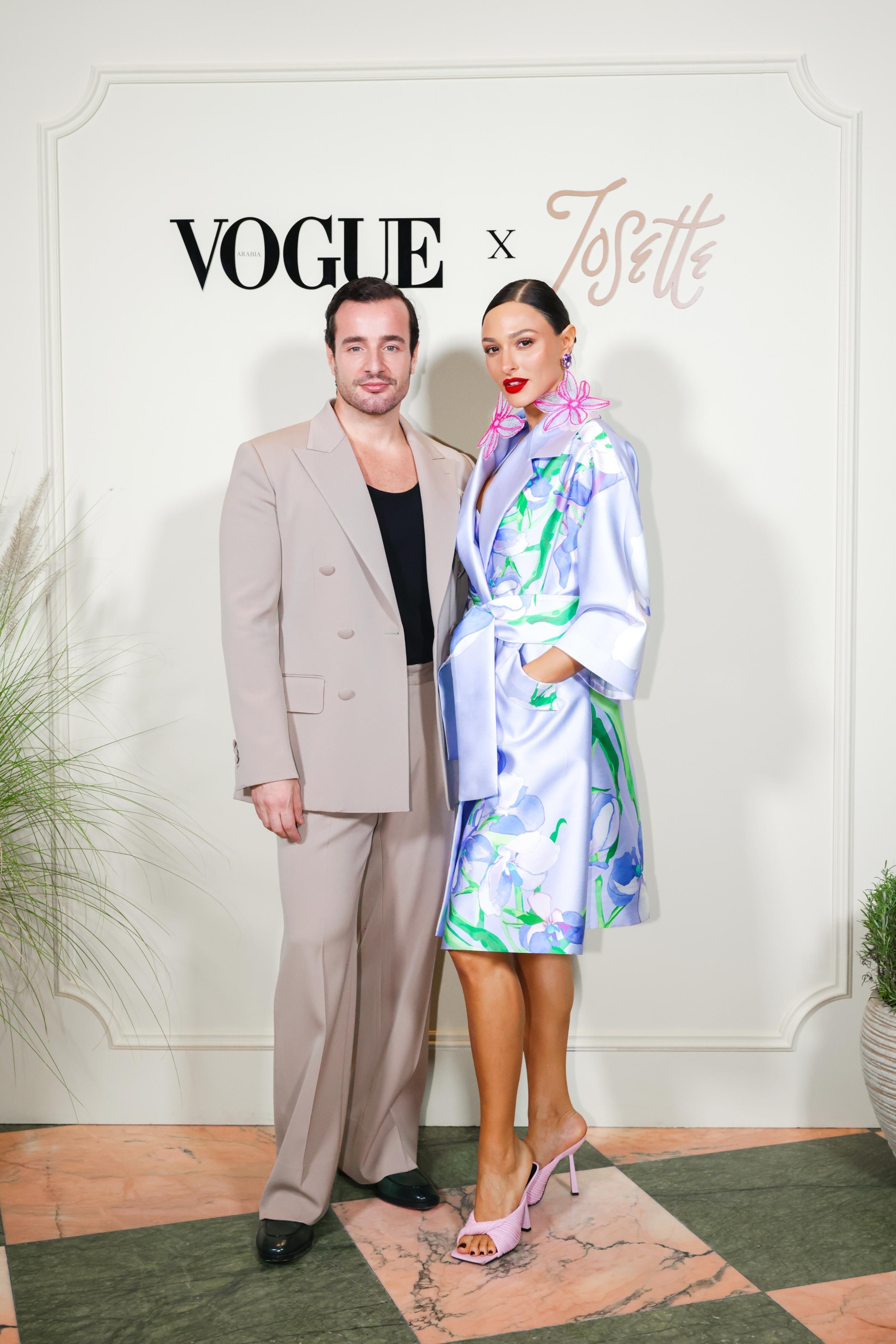 Ο Manuel Arnaut, Head of Editorial Content της VOGUE Arabia, με τη Ναυσικά Παναγιωτακοπούλου