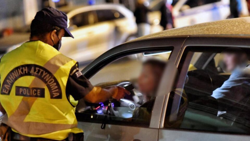Σύλληψη γνωστής δημοσιογράφου για απειλές και εξύβριση αστυνομικών στην Αττική Οδό