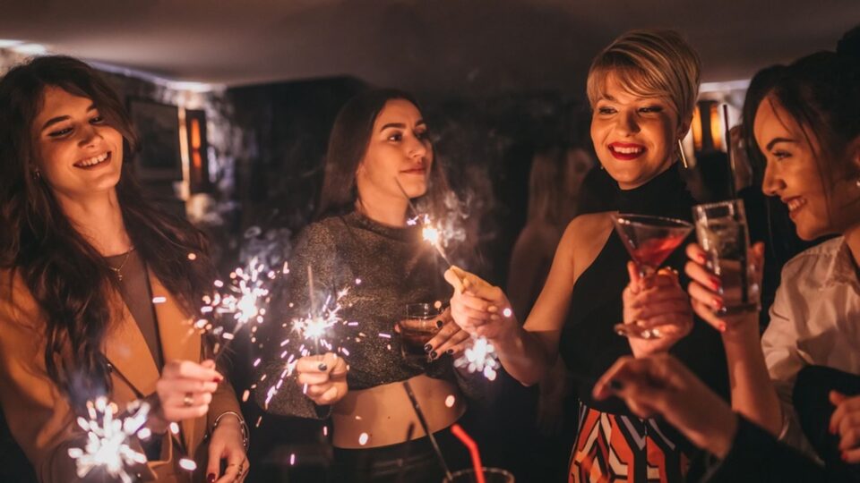 Γυναικεία Φιλία: Η Δύναμη της Στήριξης που Ενισχύει την Ψυχική Υγεία