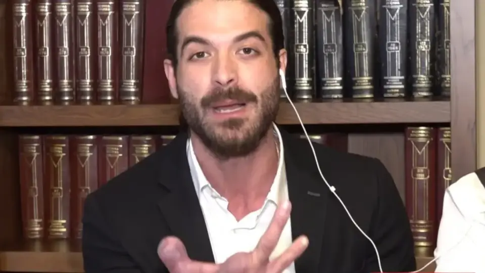 Άρης Μουγκοπέτρος: «Με αυτό το χέρι θα πάω να δουλέψω στην οικοδομή να δώσω στα παιδιά μου όσα λεφτά θέλουν»