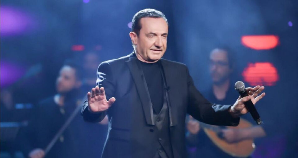 Παραμένει στο νοσοκομείο ο Λευτέρης Πανταζής μετά από το λιποθυμικό επεισόδιο – Τι λέει για την υγεία του