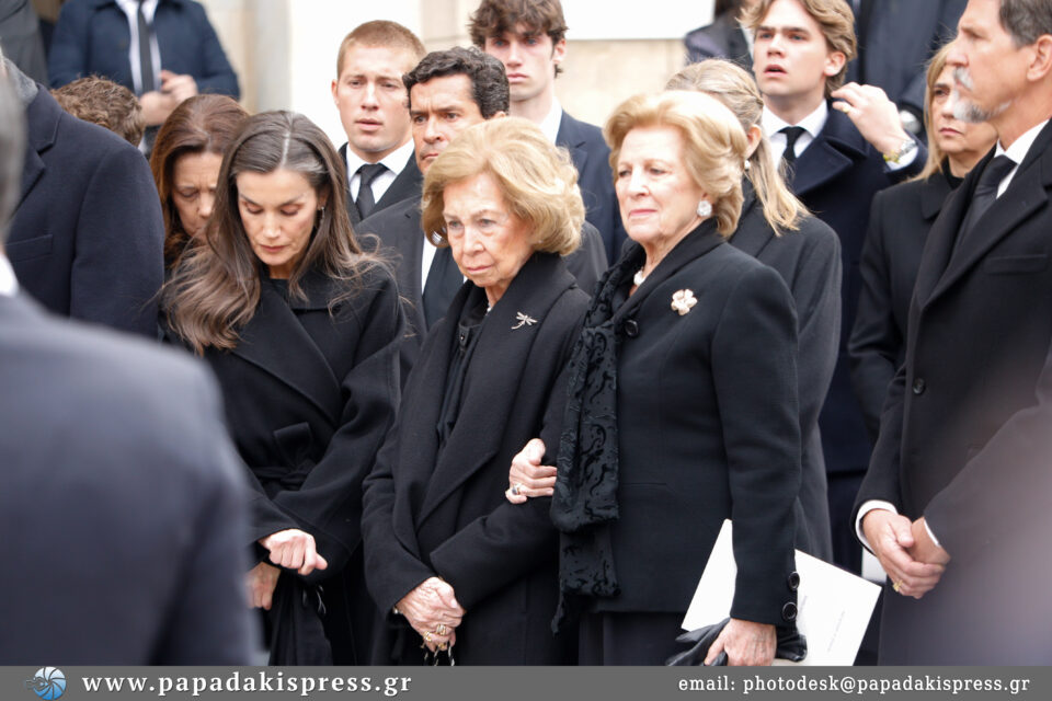 Βασίλισσα Letizia: Η διακριτική και υψηλής αισθητικής εμφάνισή της στην κηδεία της πριγκίπισσας Ειρήνης