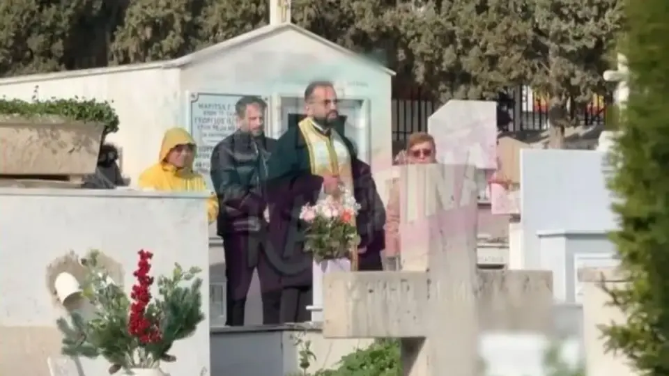 Καίτη Γκρέυ: Στα άκρα ο διχασμός της οικογένειάς της - Έκαναν 2 ξεχωριστά μνημόσυνα την ίδια μέρα