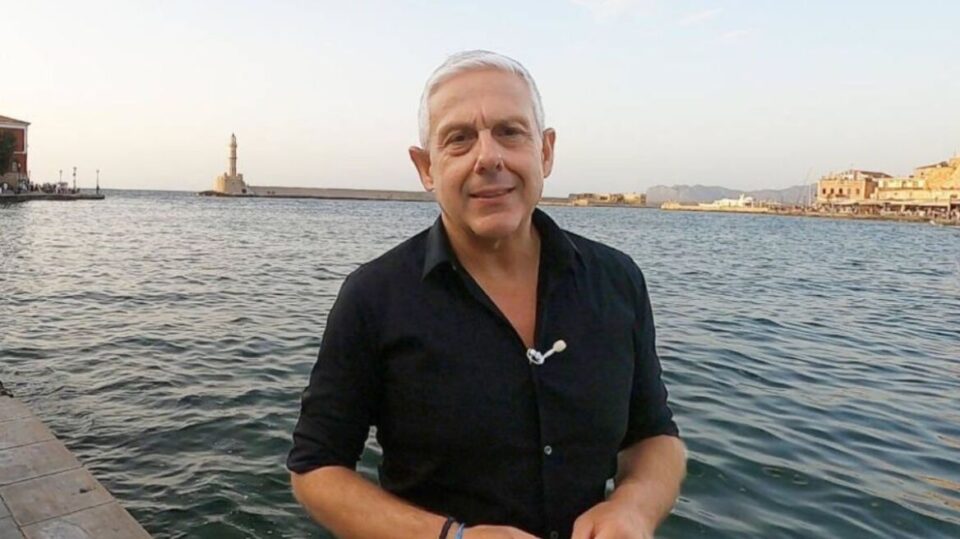 Τάσος Δούσης: Πώς επιτήδειοι χρησιμοποίησαν AI για να τον εμπλέξουν σε ψηφιακή απάτη