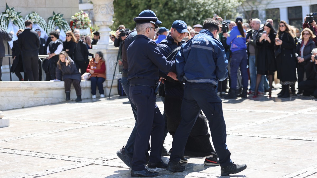 Ελένη Λουκά κηδεία Μαρινέλλας