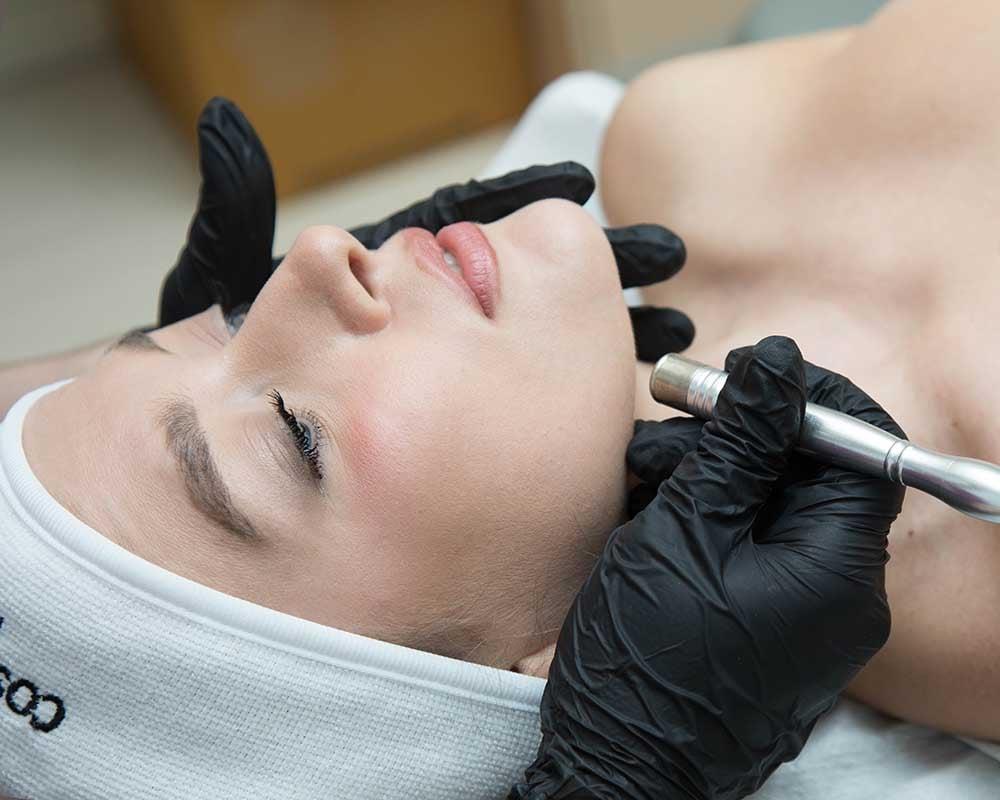 Beautycal: Η ομορφιά ξεκινά από τη φροντίδα - Ο βαθύς καθαρισμός με διαμάντι που μεταμορφώνει την επιδερμίδα