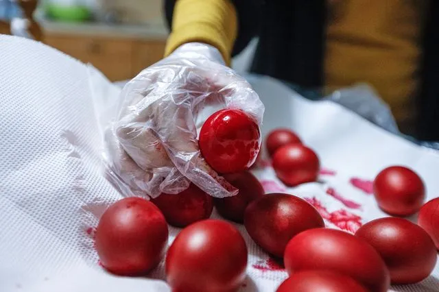 Κόκκινα Αυγά