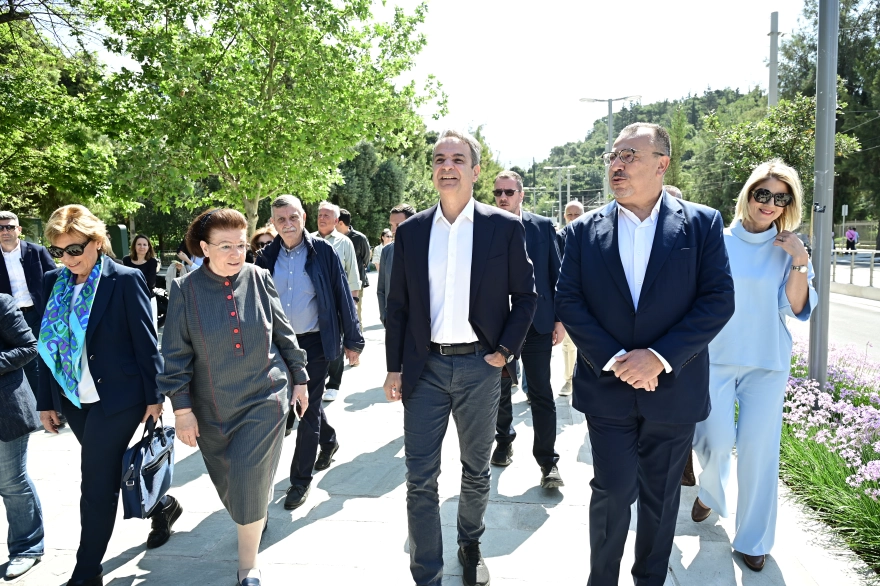 Νέα εποχή για τη Βασιλίσσης Όλγας – Αυτοψία Μητσοτάκη μετά την ολοκλήρωση της ανάπλασης